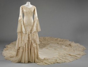 V and A article Lead-wedding-dress1000